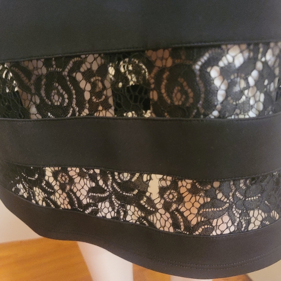 BLACK PENCIL SKIRT w/LACE INSERTS BY CARMEN MARC VALVO, SZ LARGE - Picture 2 of 8